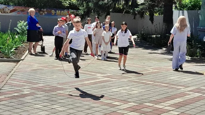 photo_5325977399906659446_y