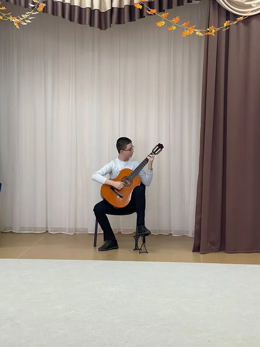 photo_5327809778984020774_y