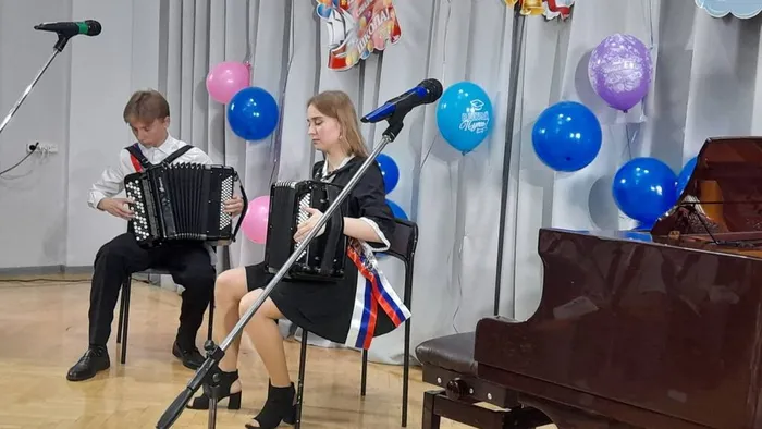 photo_5325977399906659409_y