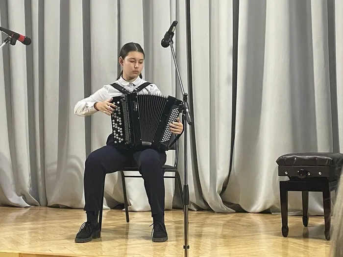 photo_5330479852777761266_y