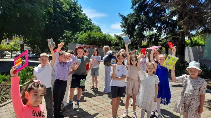 photo_5325977399906659444_y