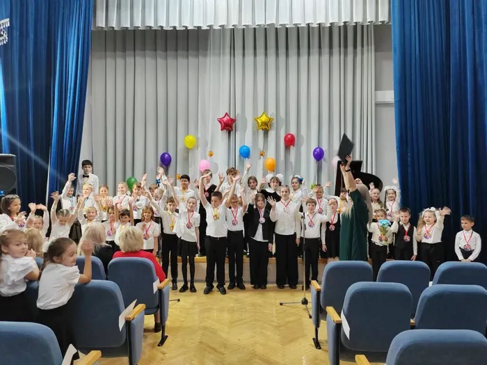 photo_5258320742896569621_y