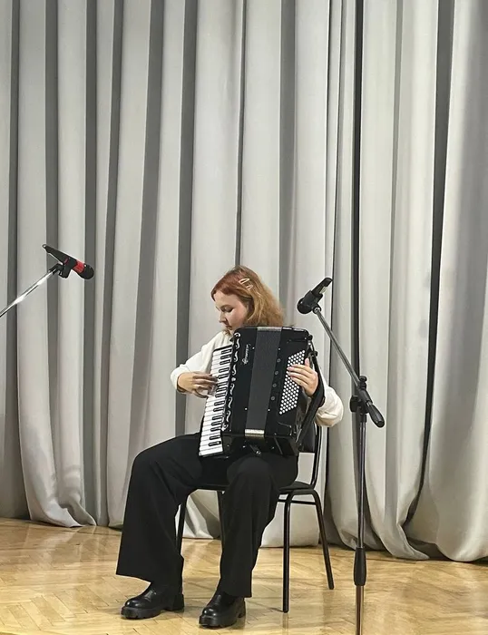 photo_5330479852777761261_y