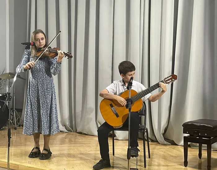 photo_5330479852777761262_y