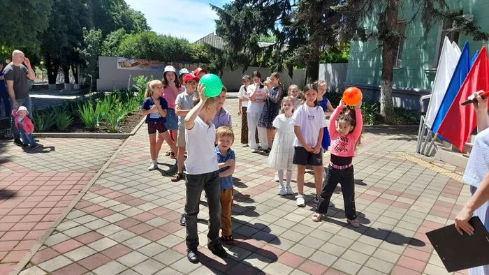 photo_5325977399906659442_y