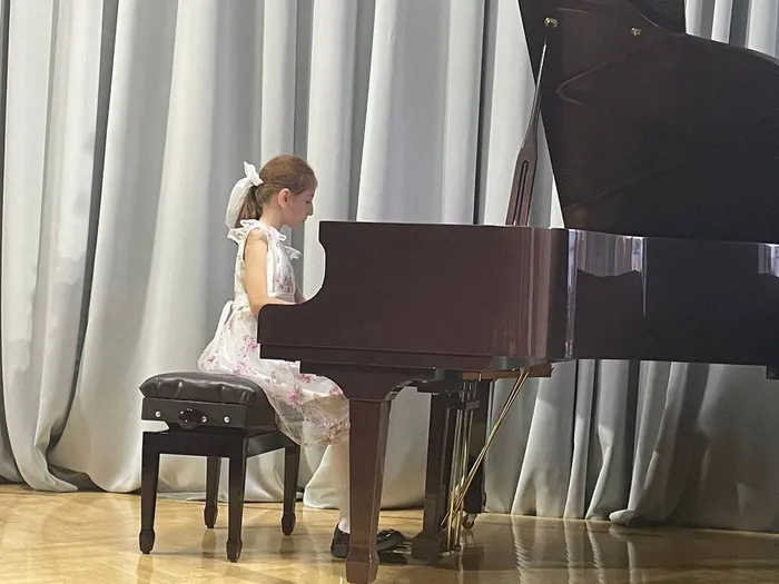 photo_5330479852777761264_y