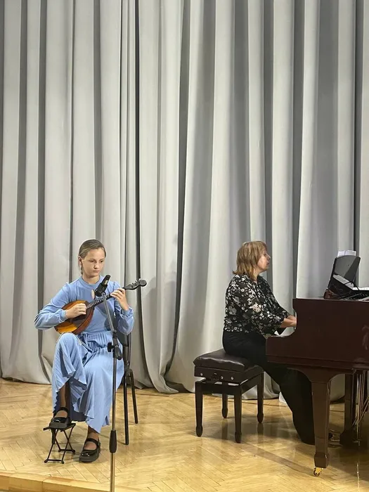 photo_5330479852777761260_y