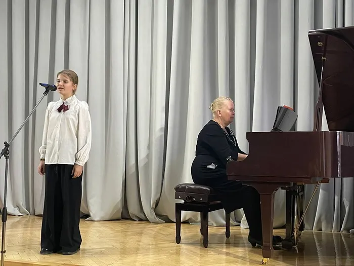 photo_5330479852777761259_y