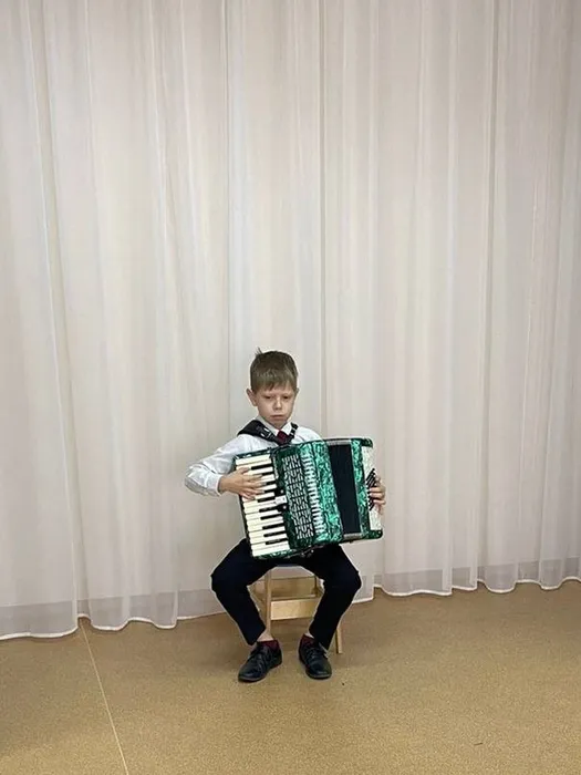 photo_5327809778984020777_y